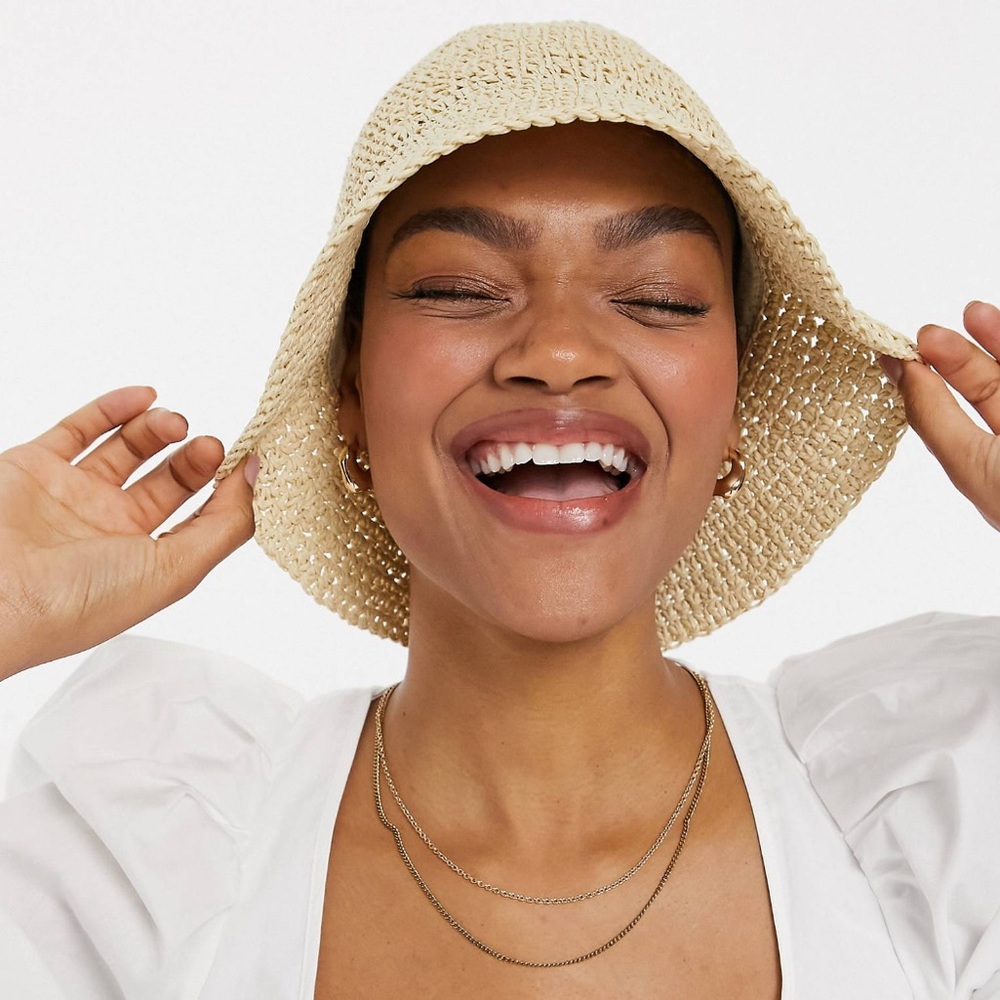 Straw bucket hat